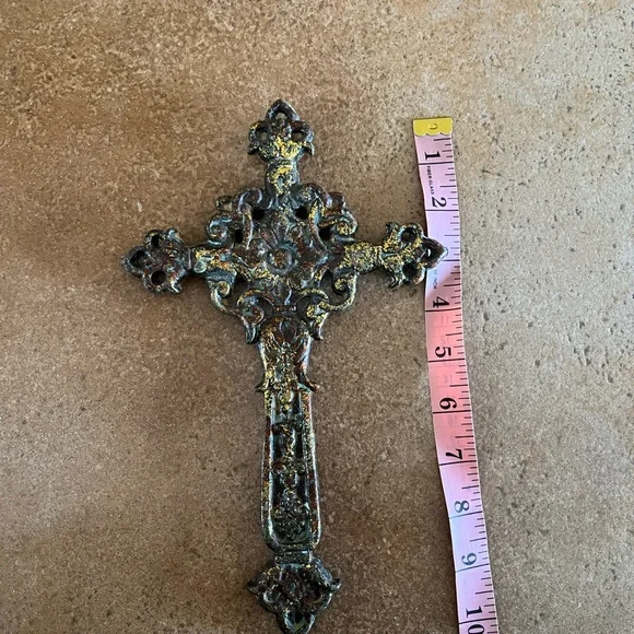 Ornate Brass Bronze Metal Wall Cross - Picture 4 of 4